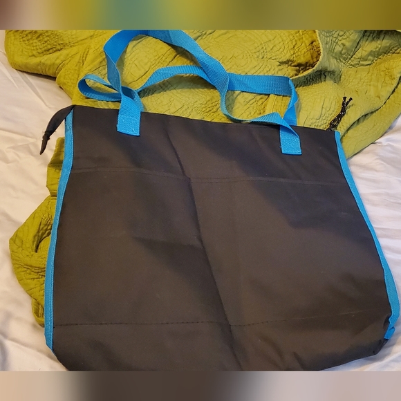 Scentsy Independent Consultant Insulated Tote Bag Like New - Picture 6 of 6